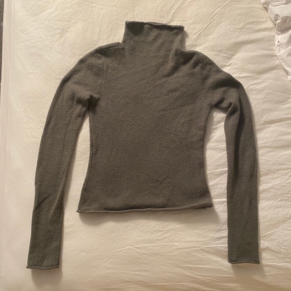 Aritzia Wilfred Darling Sweater